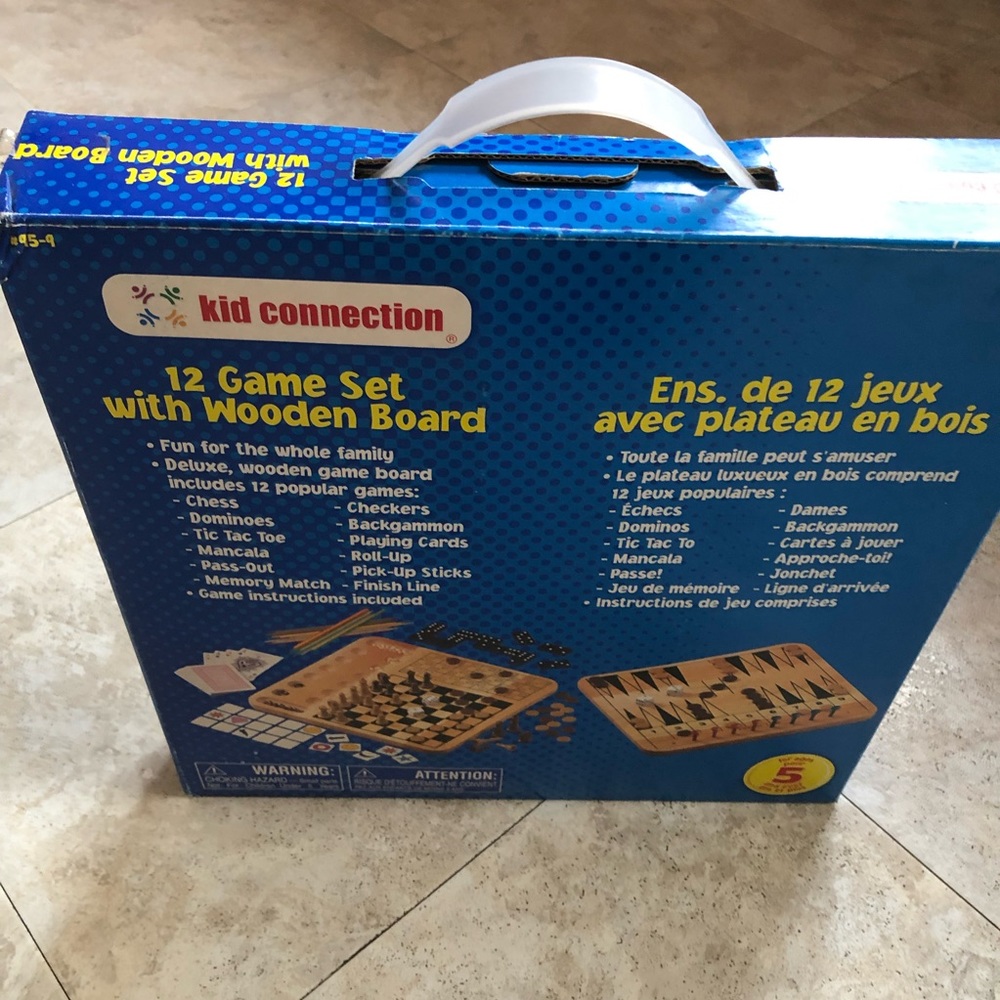 KID CONNECTION 12 Game Set with Wooden Board